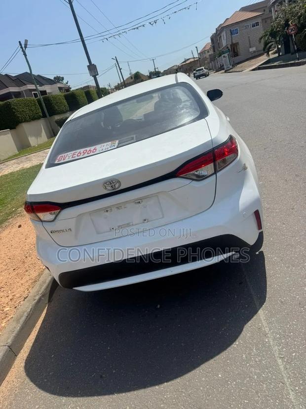 Toyota Corolla S Premium 4dr Sedan (1.8L 4cyl CVT) 2016 White