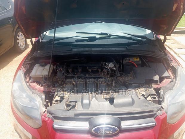 Ford Focus SE 4dr Sedan (2.0L 4cyl 5M) 2014 Maroon