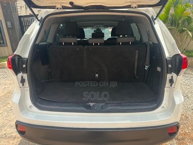 Toyota Highlander LE 2019 White