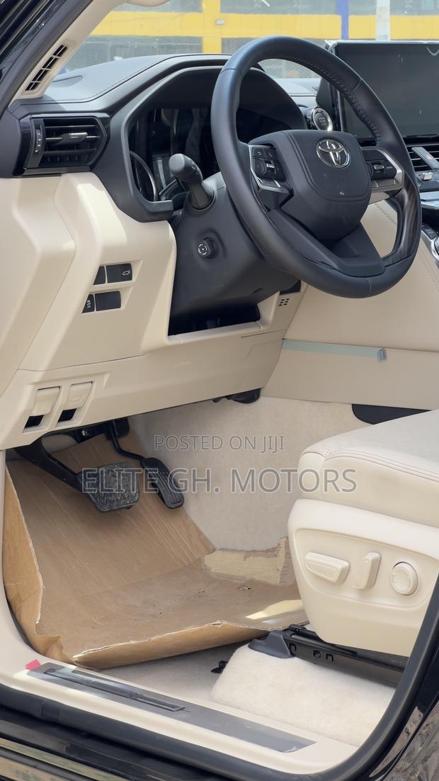 New Toyota Land Cruiser LC300 2025 Black