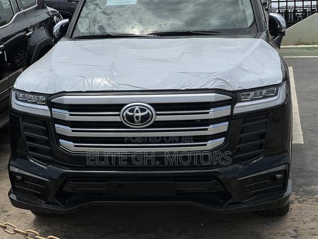 New Toyota Land Cruiser LC300 2025 Black