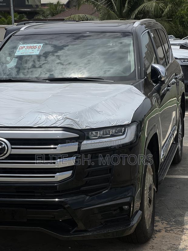 New Toyota Land Cruiser LC300 2025 Black