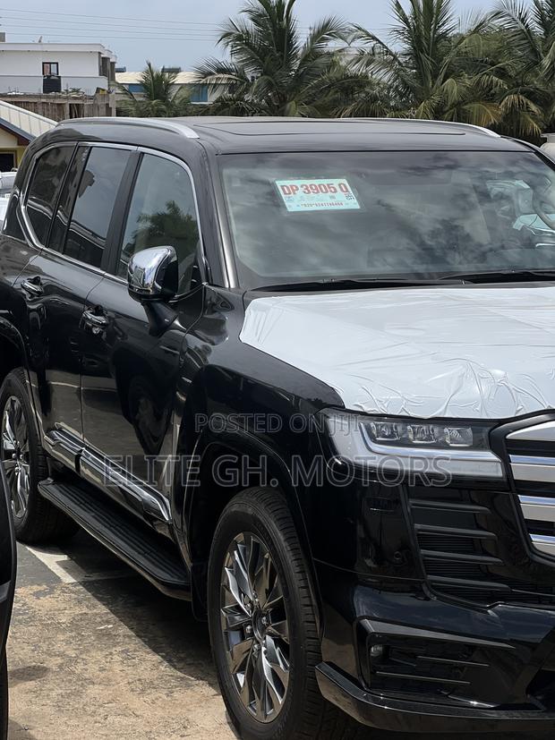 New Toyota Land Cruiser LC300 2025 Black