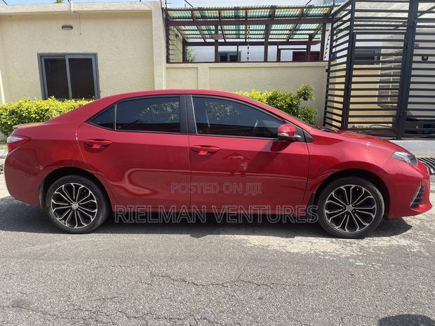 Toyota Corolla 2017 Red
