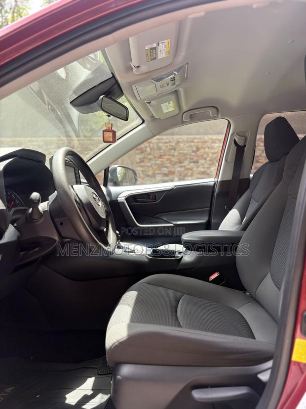 Toyota RAV4 LE AWD 2019 Red