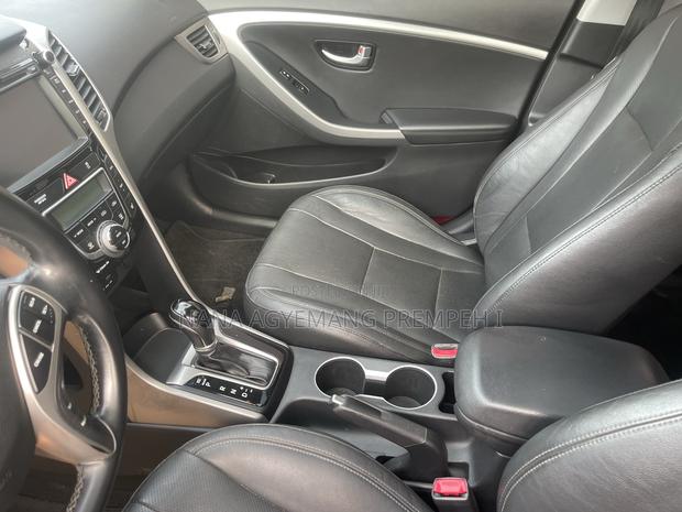 Hyundai Elantra Value Edition Sedan FWD (1.8L 4cyl 6A) 2016 Black