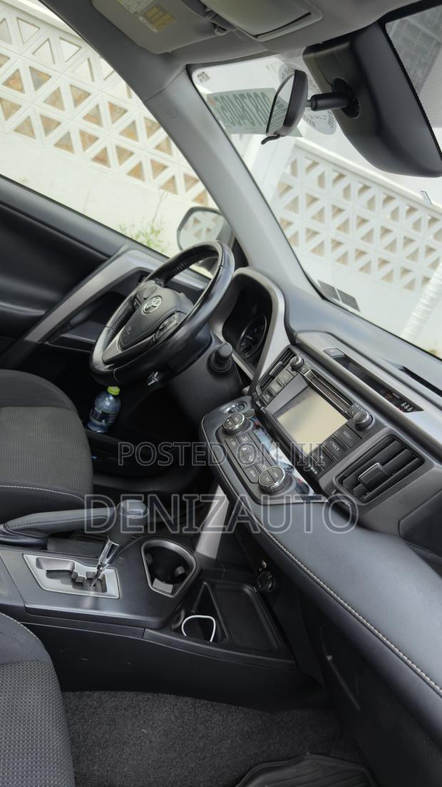 Toyota RAV4 XLE 4dr SUV AWD (2.5L 4cyl 6A) 2018 Black