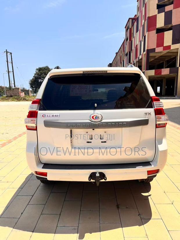 Toyota Land Cruiser Prado 2018 White