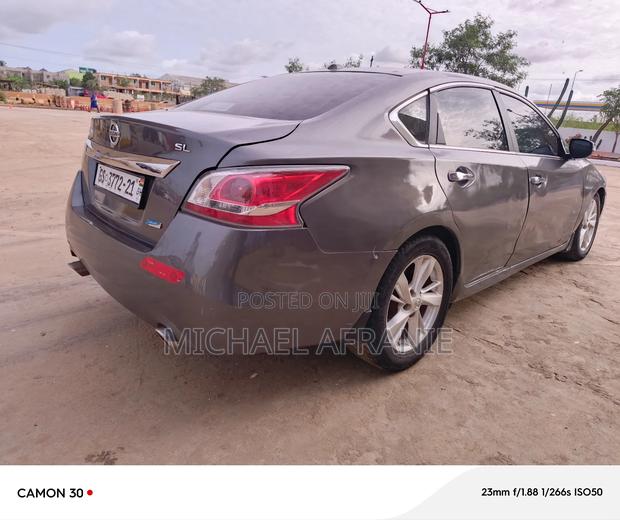 Nissan Altima 2.5 SL 4dr Sedan (2.5L 4cyl CVT) 2015 Gray
