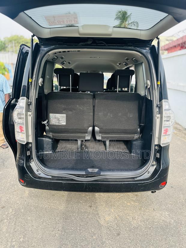 Toyota Voxy 2013 Black
