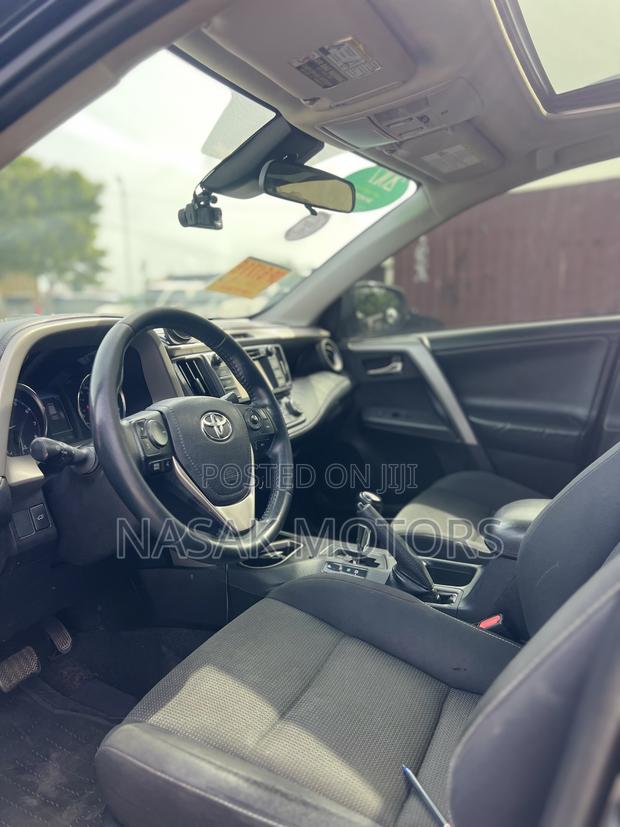 Toyota RAV4 XLE AWD (2.5L 4cyl 6A) 2017 Black