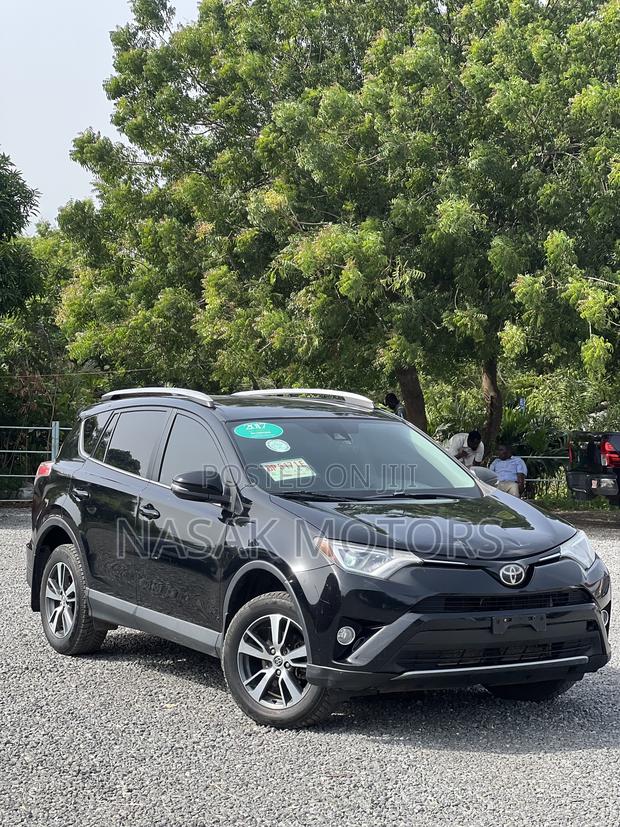 Toyota RAV4 XLE AWD (2.5L 4cyl 6A) 2017 Black