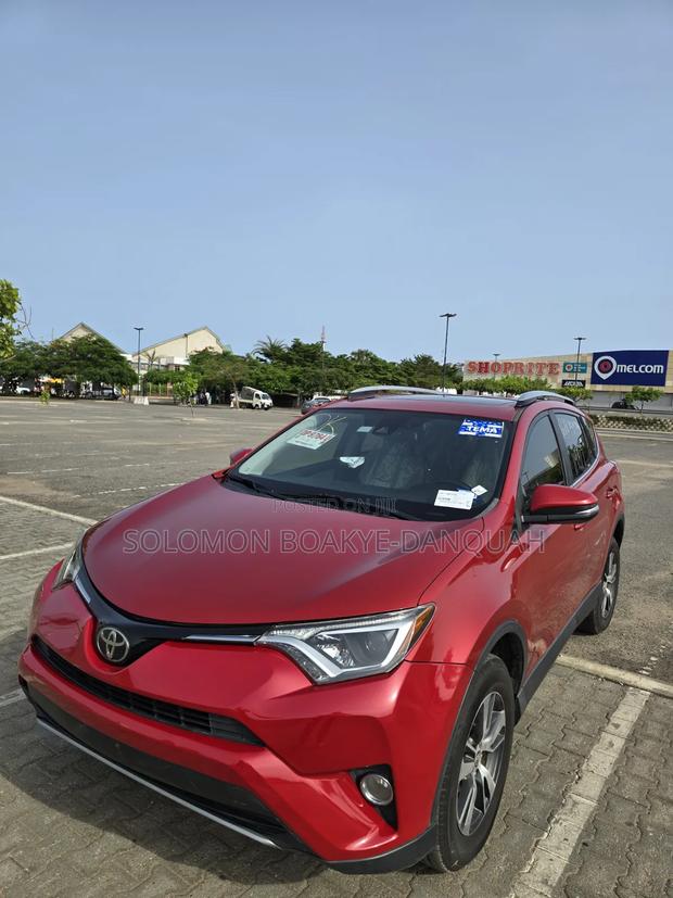 Toyota RAV4 XLE 4dr SUV AWD (2.5L 4cyl 6A) 2018 Red