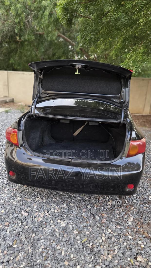 Toyota Corolla LE 4dr Sedan (1.8L 4cyl 4A) 2010 Black