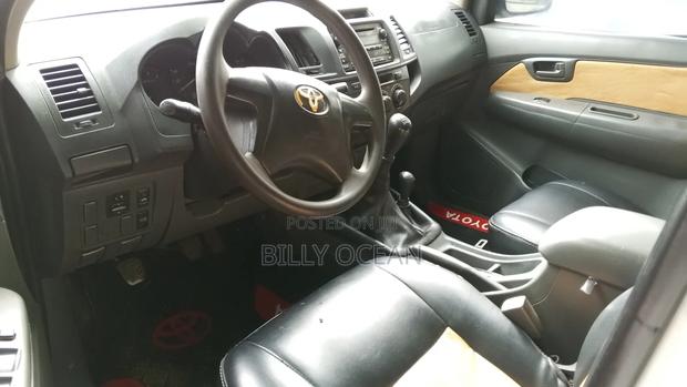 Toyota Hilux 2012 White