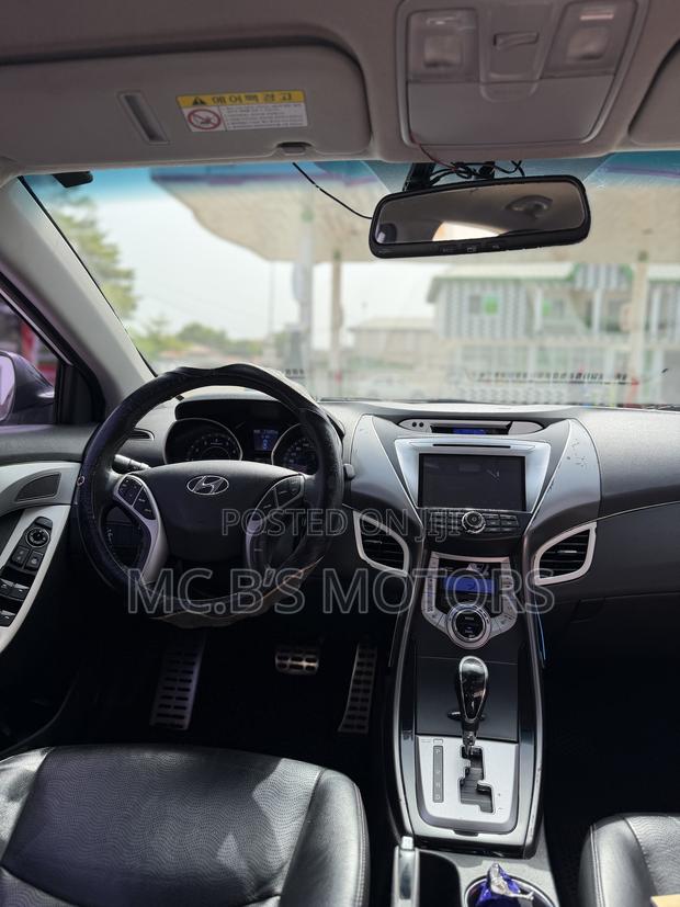 Hyundai Avante 2013 White