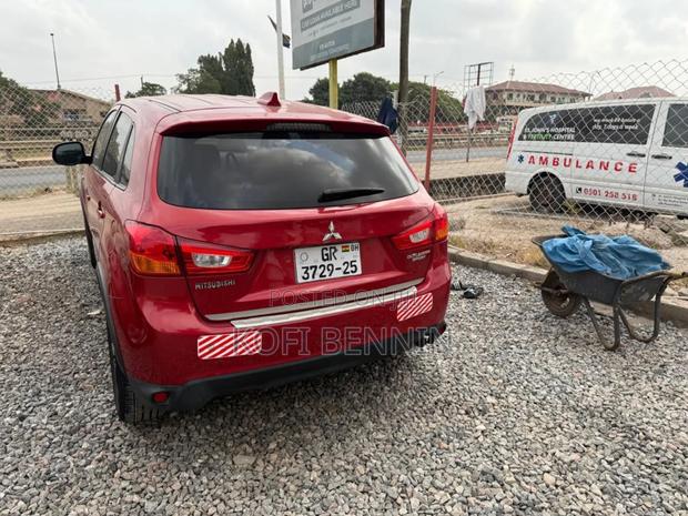 Mitsubishi Outlander Sport LE 2.0 2018 Red