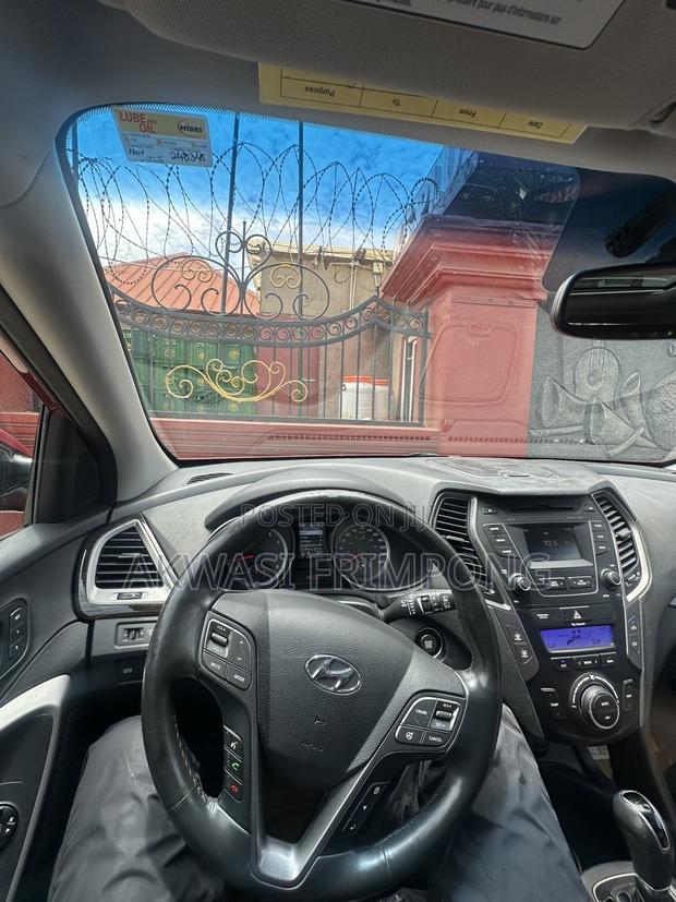 Hyundai Santa Fe SE Ultimate AWD 2018 Red