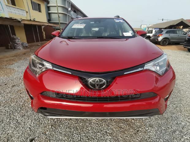 Toyota RAV4 2018 Red