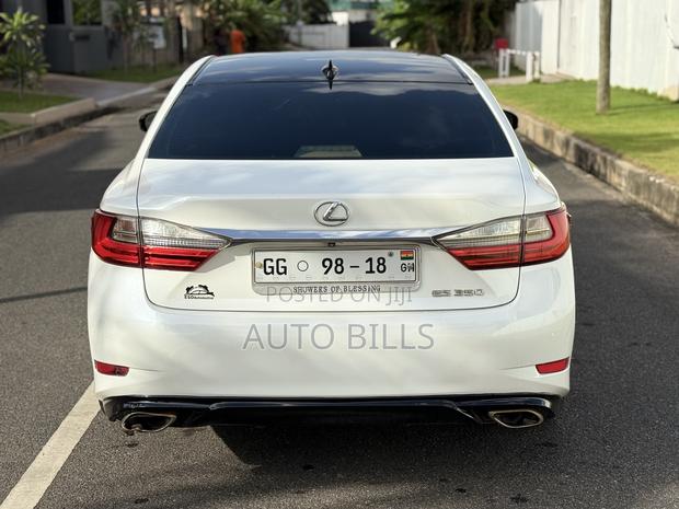 Lexus ES 350 FWD 2016 White