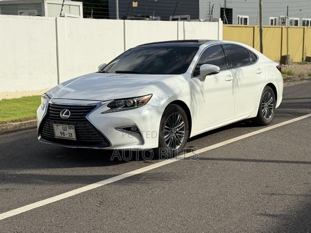 Lexus ES 350 FWD 2016 White