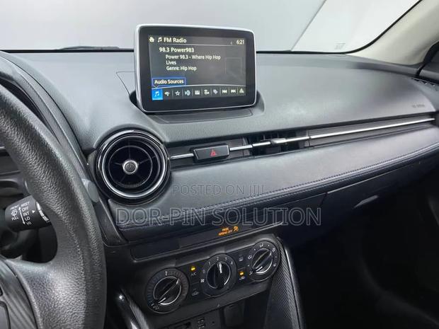Toyota Yaris 2018 Blue