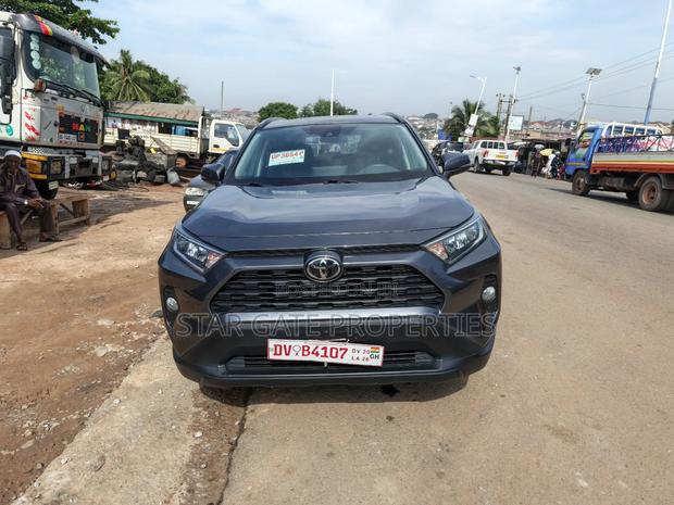 Toyota RAV4 2023 Gray