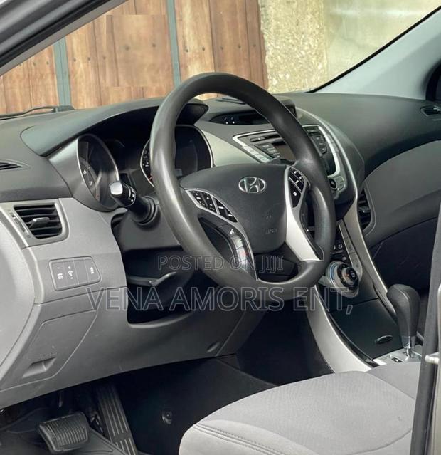 Hyundai Elantra 2011 Gray