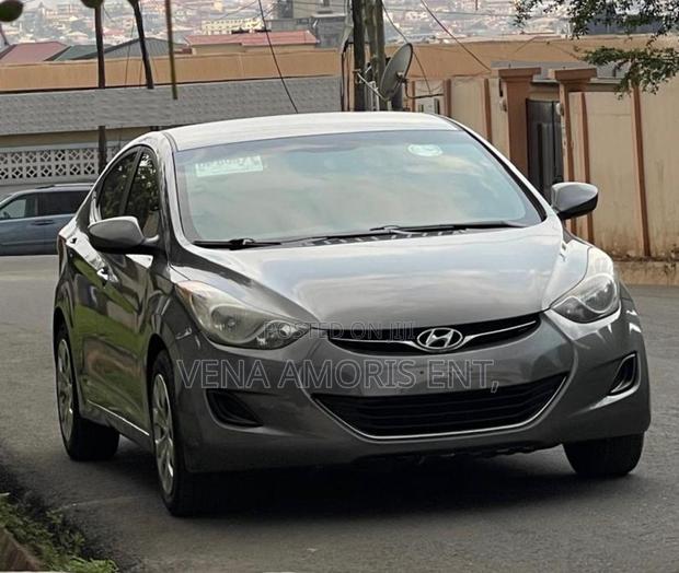 Hyundai Elantra 2011 Gray