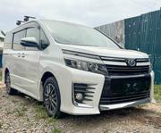 Toyota Voxy 2015 White for sale