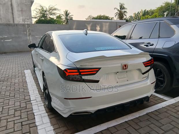 Honda Accord Sport (1.5L 4cyl Turbo CVT) 2019 White