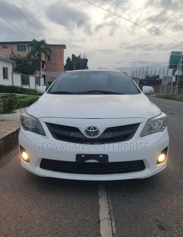 Toyota Corolla S Special Edition 4dr Sedan (1.8L 4cyl 4A) 2013 White