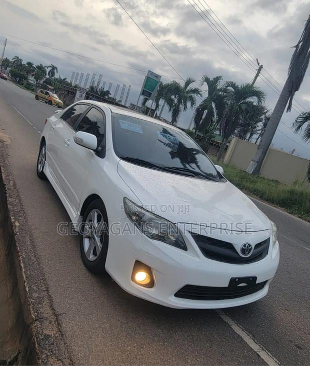 Toyota Corolla S Special Edition 4dr Sedan (1.8L 4cyl 4A) 2013 White