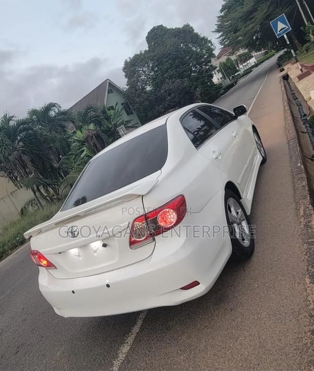 Toyota Corolla S Special Edition 4dr Sedan (1.8L 4cyl 4A) 2013 White