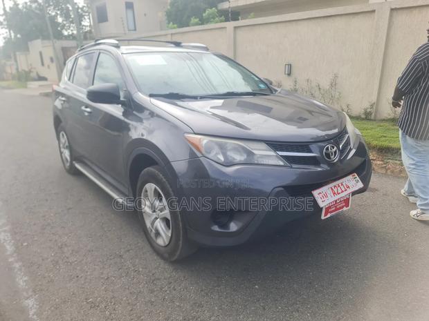 Toyota RAV4 LE 4dr SUV AWD (2.5L 4cyl 6A) 2015 Gray