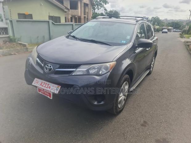 Toyota RAV4 LE 4dr SUV AWD (2.5L 4cyl 6A) 2015 Gray
