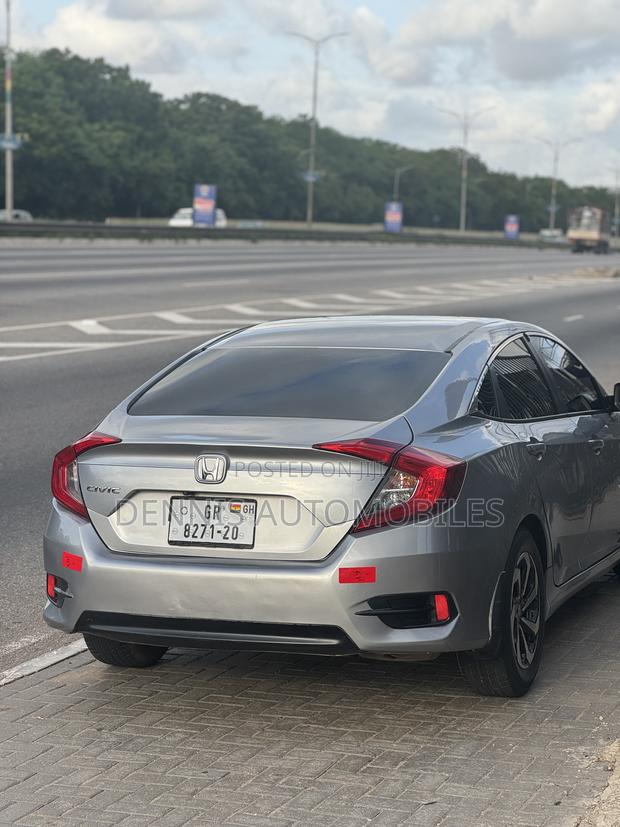 Honda Civic LX 4dr Sedan (2.0L 4cyl) 2017 Gray