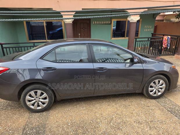 Toyota Corolla 2016 Gray