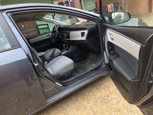 Toyota Corolla 2016 Gray