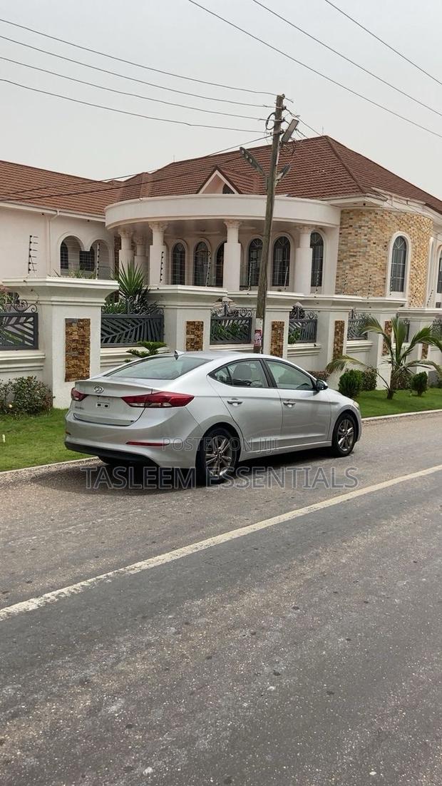 Hyundai Elantra 2018 Gray
