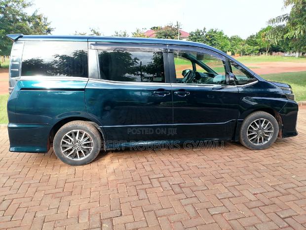 Toyota Voxy SV Premium 2014 Black
