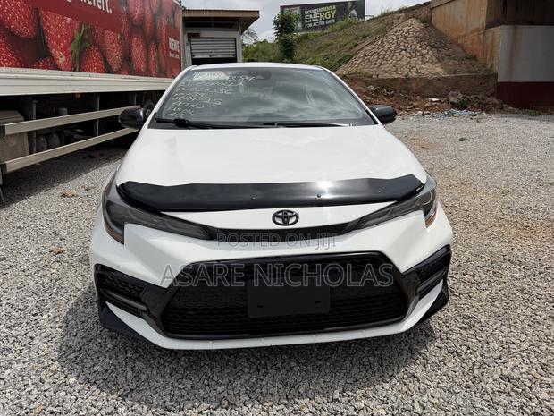 Toyota Corolla 2021 White