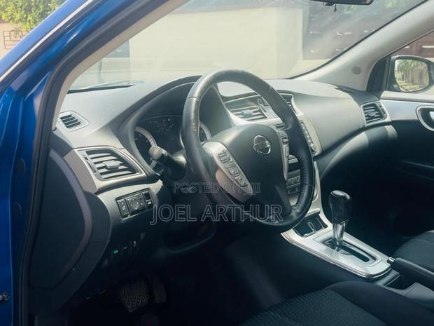 Nissan Sentra SR 4dr Sedan (1.8L 4cyl CVT) 2014 Blue