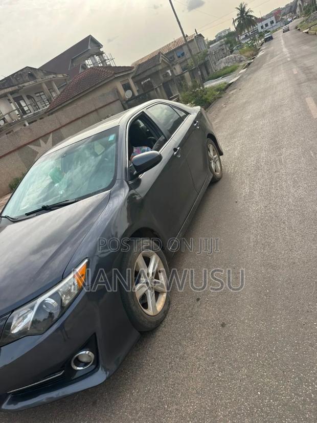 Toyota Camry 2012 Gray