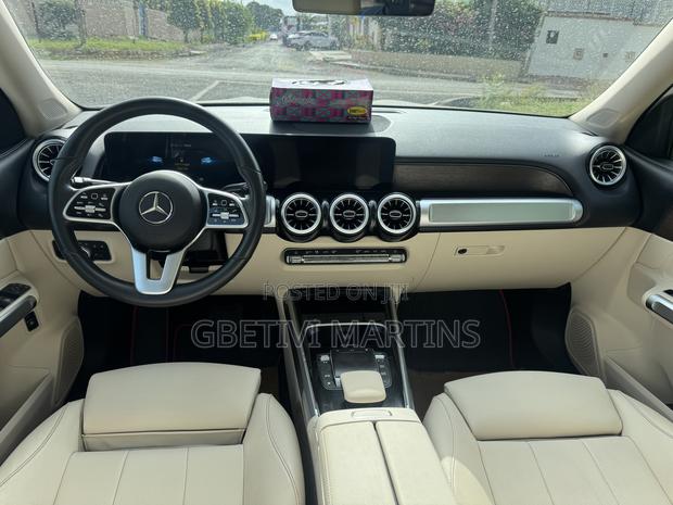 Mercedes-Benz GLB-Class 2023 White