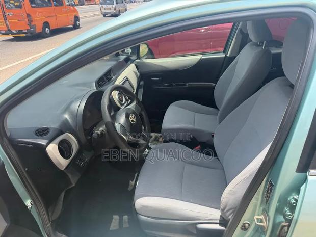 Toyota Vitz 2012 Green