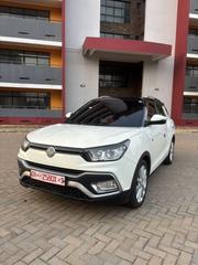 SsangYong Rodius 2016 Beige for sale