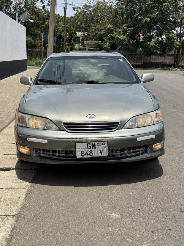 Lexus ES 300 2000 Beige