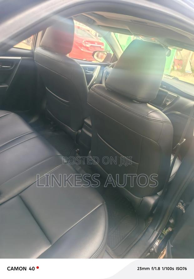 Toyota Corolla LE (1.8L 4cyl 2A) 2018 Black