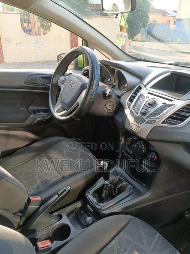 Ford Fiesta SE Hatchback 2011 Green